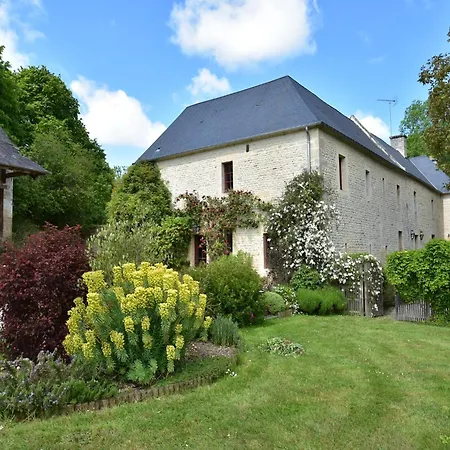 Dom wakacyjny Manor In Normandy With And Pool, Cleaning Included Lantheuil